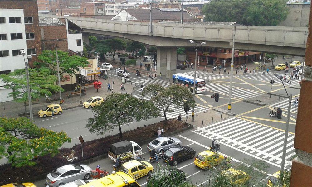 Hotel Plaza Mayor Medellín Buitenkant foto