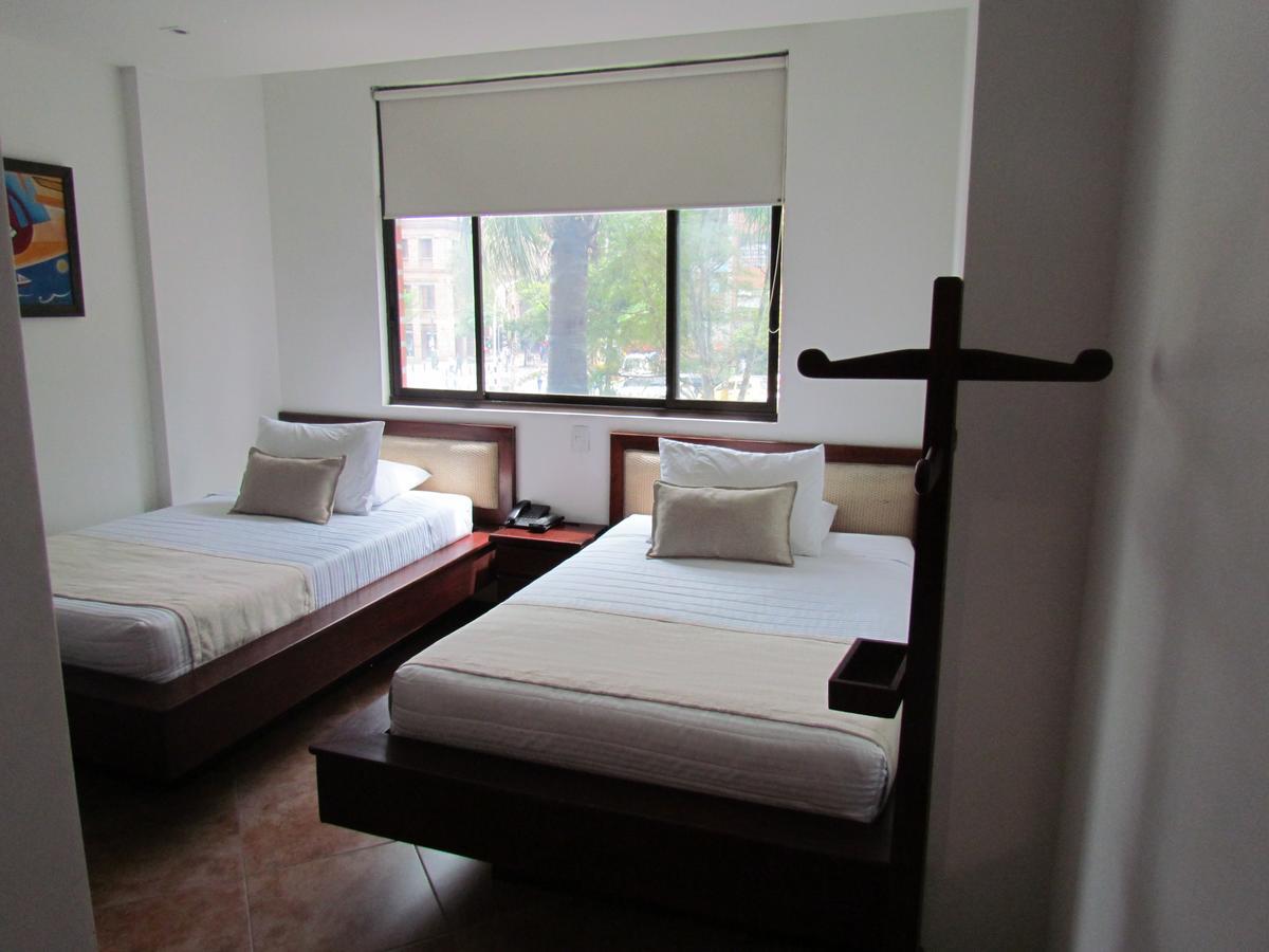 Hotel Plaza Mayor Medellín Buitenkant foto