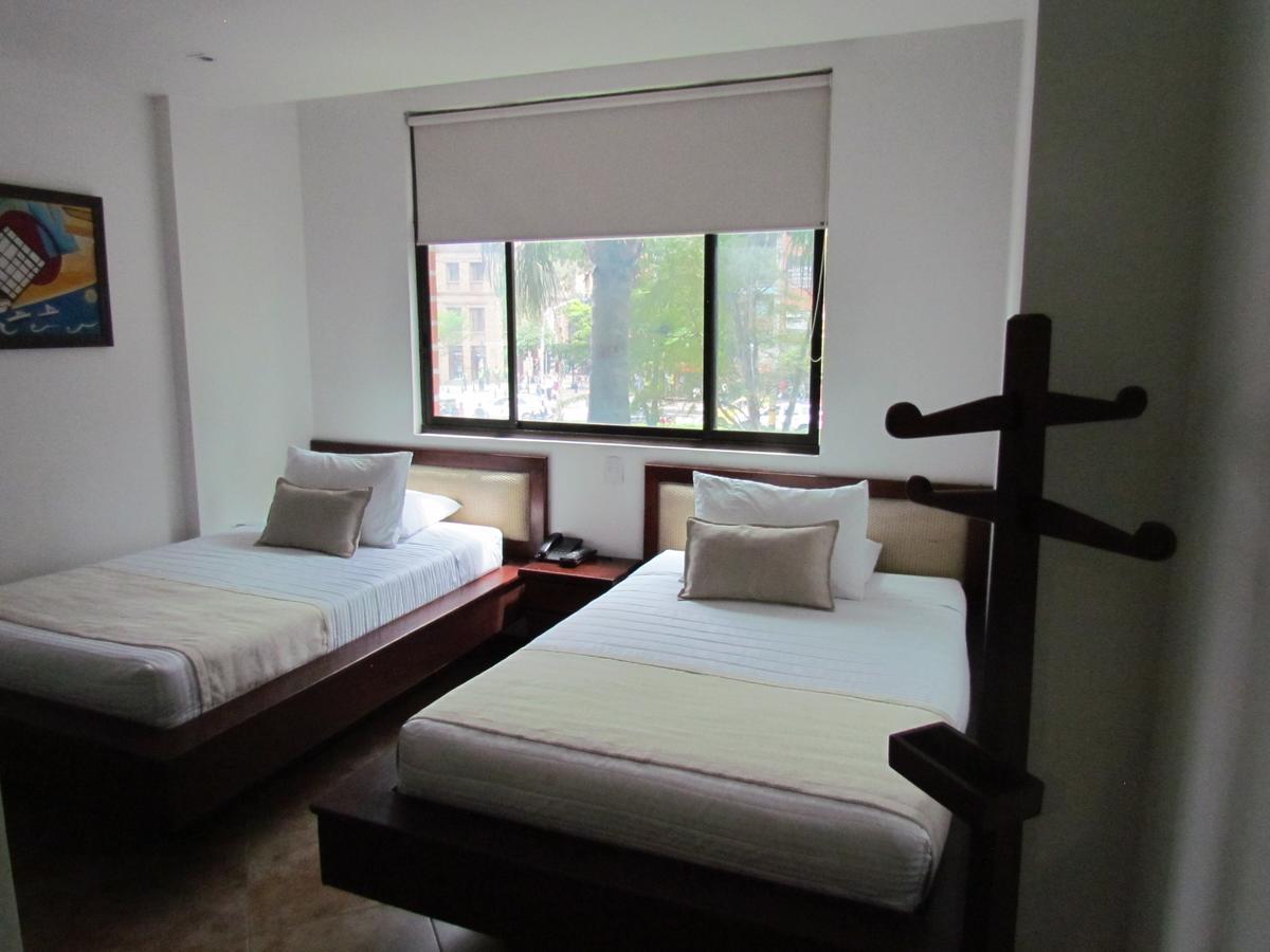 Hotel Plaza Mayor Medellín Buitenkant foto