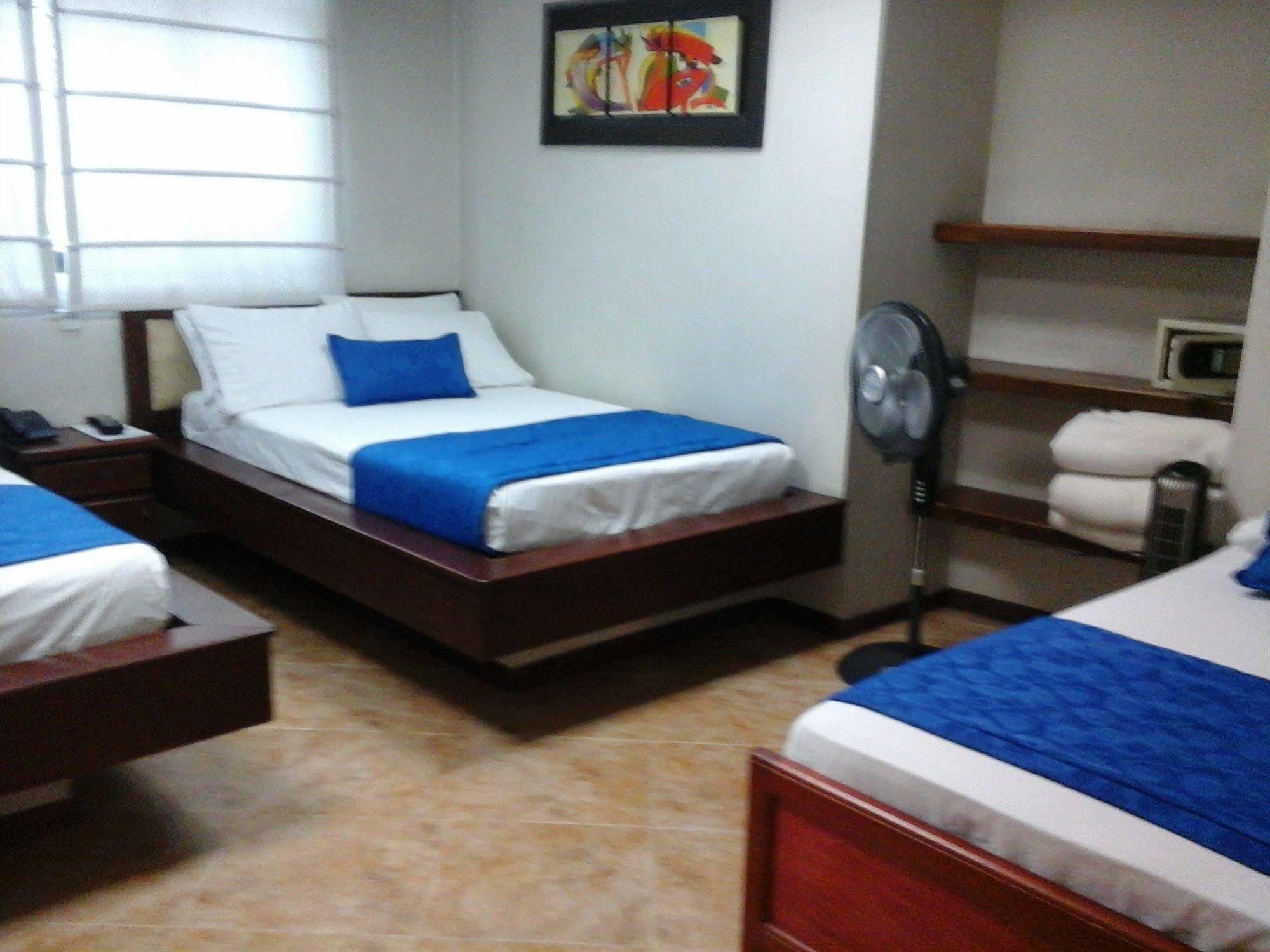 Hotel Plaza Mayor Medellín Buitenkant foto